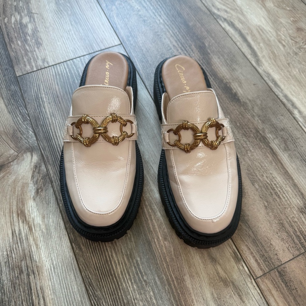 Circus by Sam Edelman Cream Loafers with Gold Accent